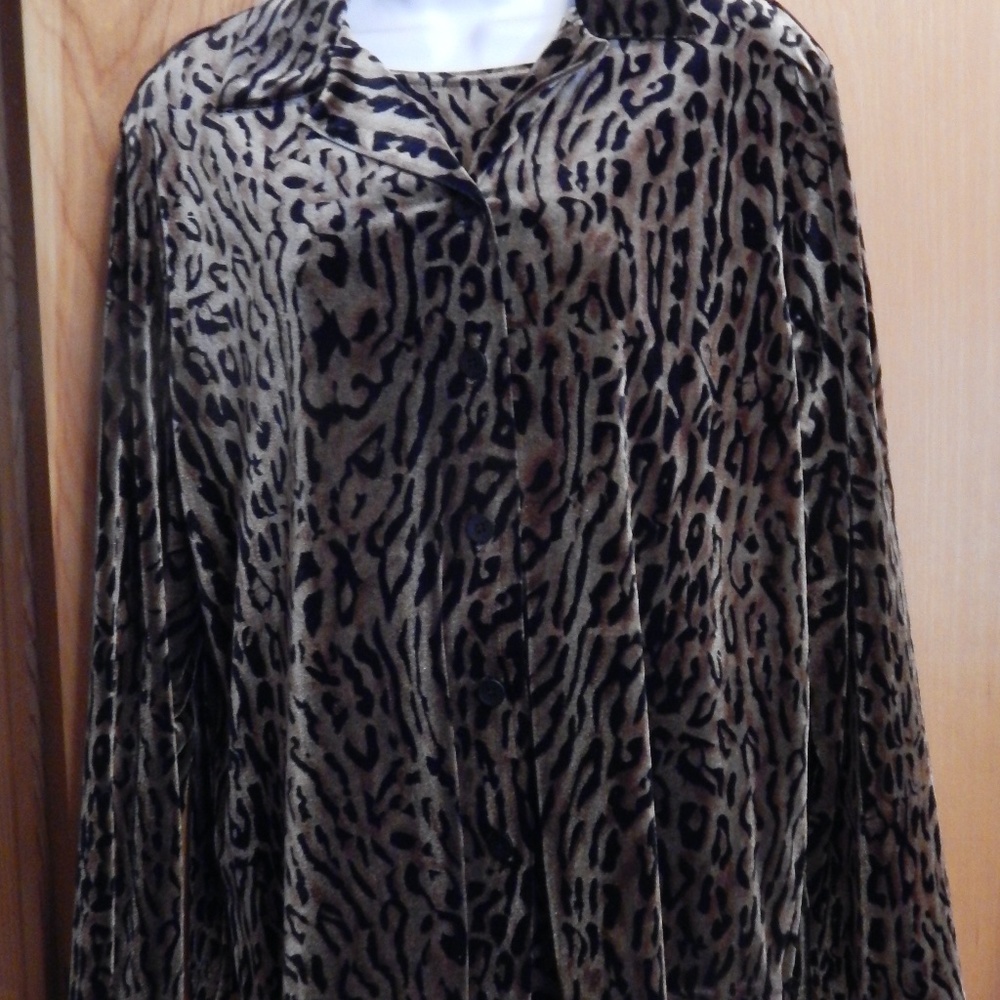 CLIO 2-PIECE VELOUR LEOPARD PRINT TOP, JACKET NWOT